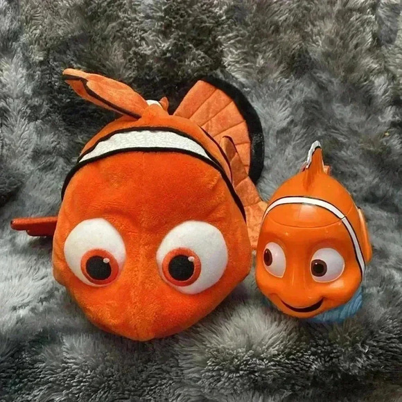 Disney Finding Nemo  18" Plush Clown Fish and finding Nemo Disney Cup - Picture 13 of 16